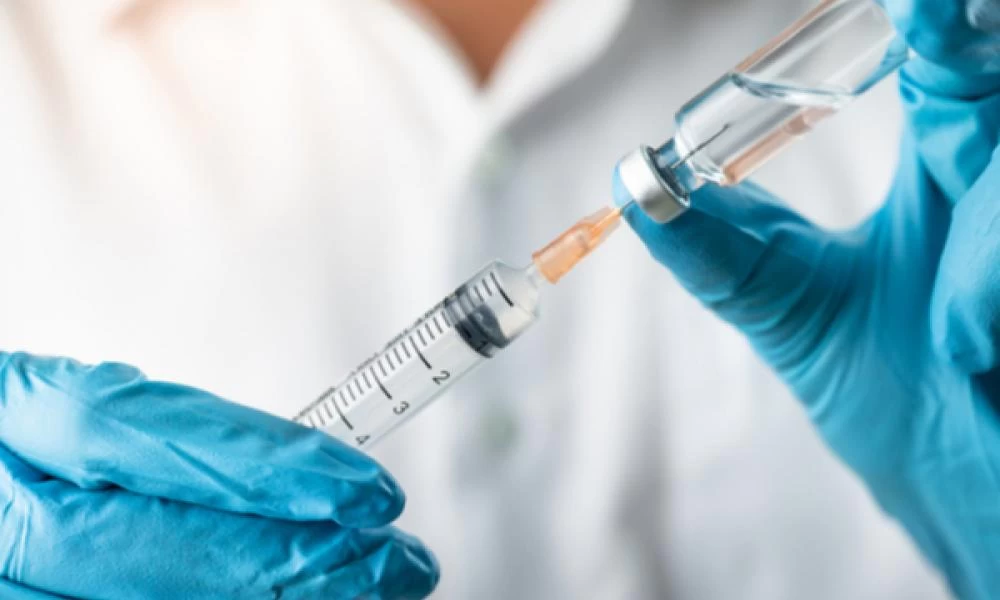 Εμβόλια COVID-19: Μπορούν τα μειώσουν τη μετάδοση του ιού;